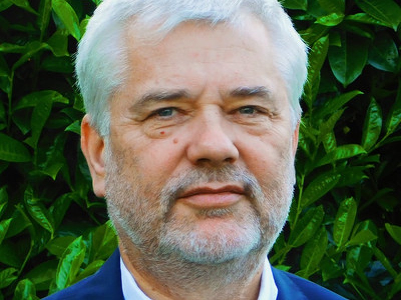  E. (Erik) Van der Biezen